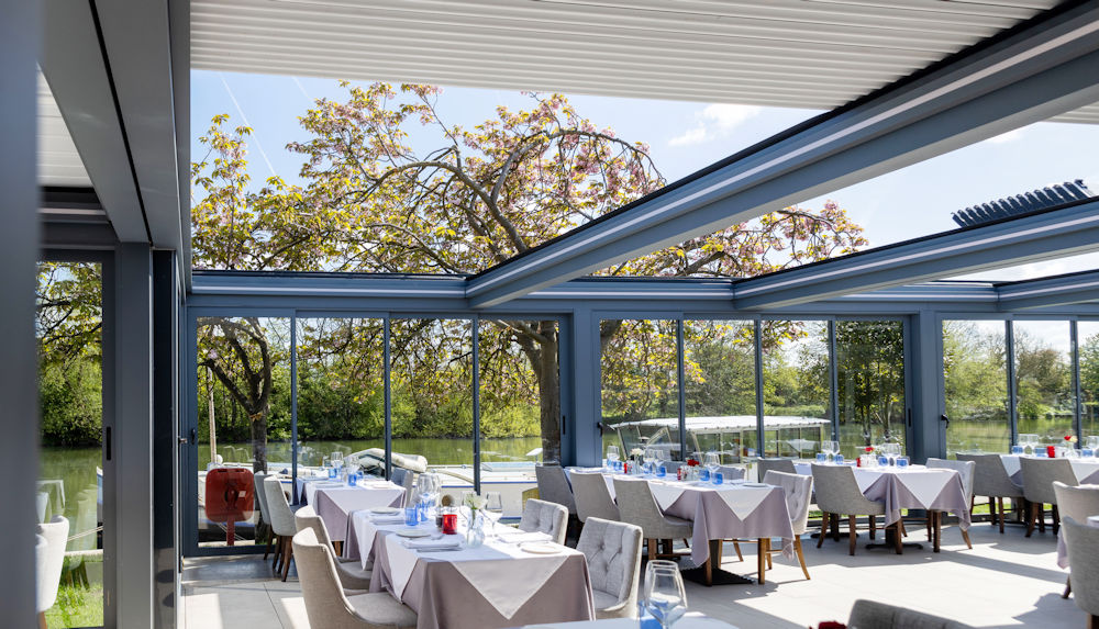 Meditarranevm Bray - retractable roof